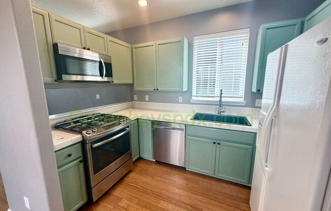 Awesome 3-bedroom 2.5-bathroom house in Arbor Roses Neighborhood in Hillsboro