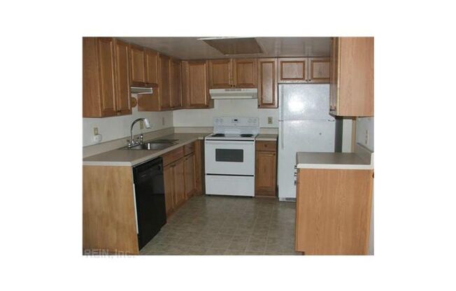 3 beds, 2.5 baths, $1,795