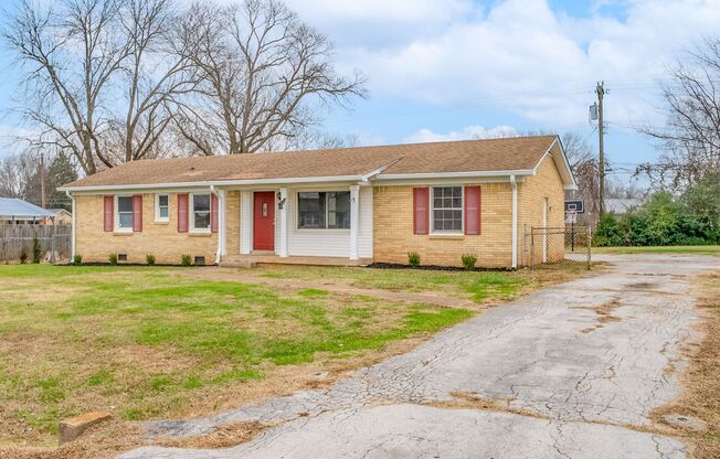 3 Bedroom Pet Friendly Home For Rent Near Post!