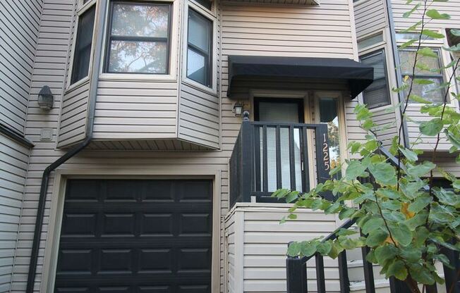1225 S Lawton Ave