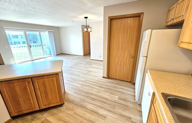 2 beds, 1 bath, 898 sqft, $1,025, Unit 7003 W. 56th Street #8