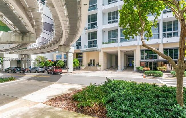 1 bed, 1.5 baths, $3,100, Unit # 206