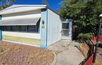 207 BUENA VISTA CT SE