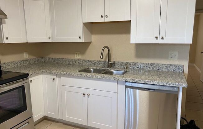 $1,150 Plus Tax! Two Bedrooms, One Bath 2nd Floor Apartment for Lease in Mesa-85204!