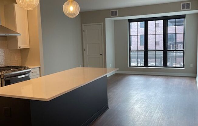 1 bed, 1 bath, 956 sqft, $2,845, Unit 404