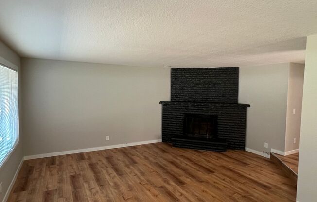 REMODELED Single Level Home on HUGE 1/4 Acre Lot for Rent - 14520 NE 74th St