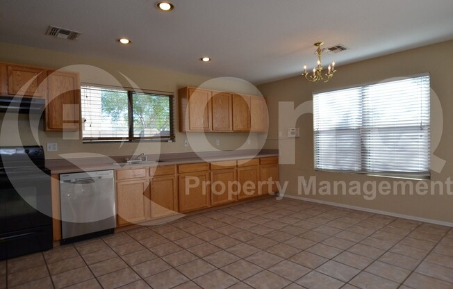 699 E SPRINGFIELD PL