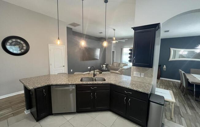 4 beds, 2 baths, 1,930 sqft, $2,500