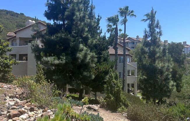 ***SCENIC SCRIPPS RANCH***2/2 CONDO W/ TANDEM 2 CAR DETACHED GARAGE***PET FRIENDLY***
