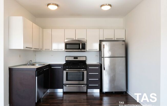1 bed, 1 bath, $1,725, Unit 4D