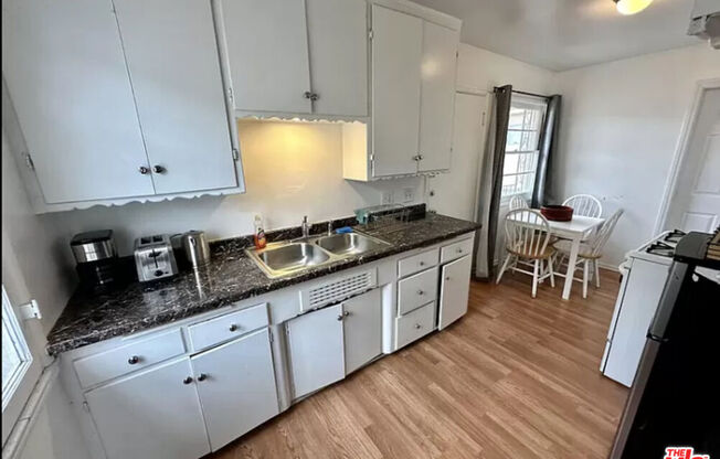 2 beds, 1 bath, 800 sqft, $2,900, Unit 4023