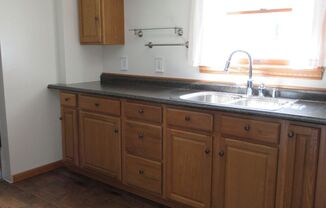 1 bed, 1 bath, $1,350, Unit Apt 2