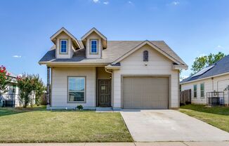 Spacious Fort Worth Home with Easy Access to Downtown & Entertainment