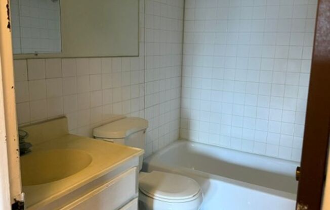 1 bed, 1 bath, 825 sqft, $1,125, Unit 806-336