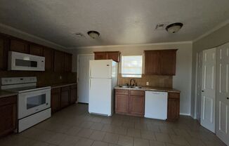 4 beds, 2 baths, $1,450