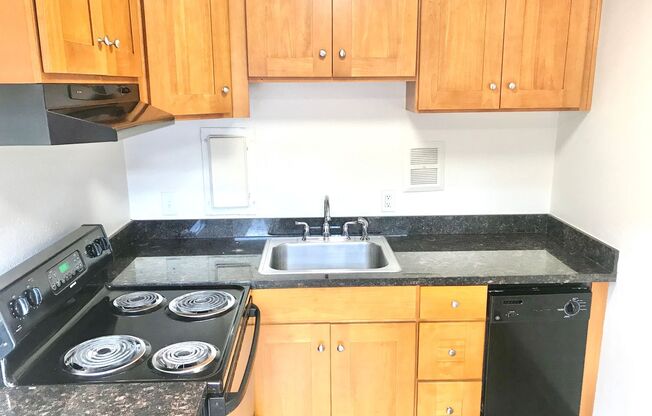 1 bed, 1 bath, 560 sqft, $1,595, Unit 102