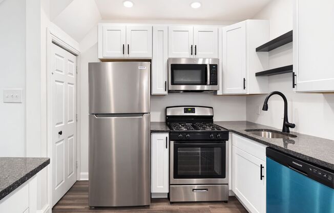 NEWLY REMODELED 2BED 1 BATH BI LEVEL WITH PATIO