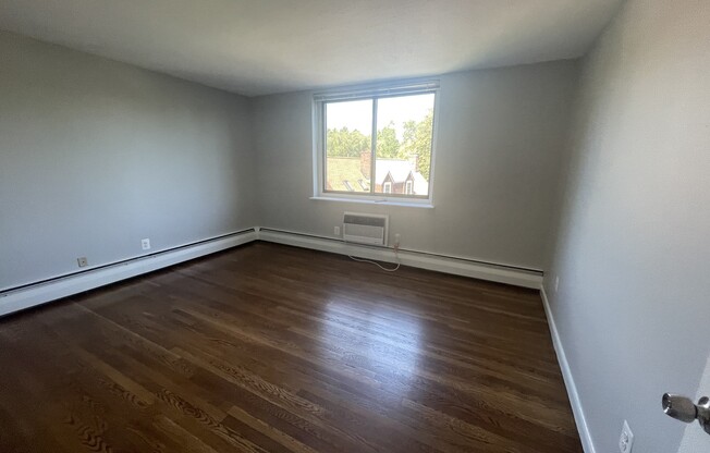 2 beds, 2 baths, 1,100 sqft, $3,980, Unit 9