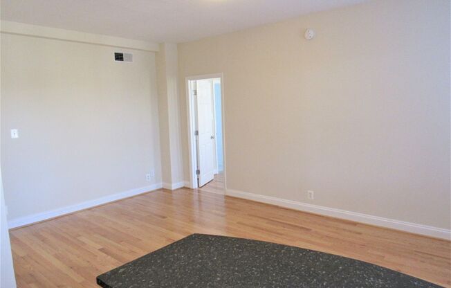 1 bed, 1 bath, 681 sqft, $3,225, Unit H802