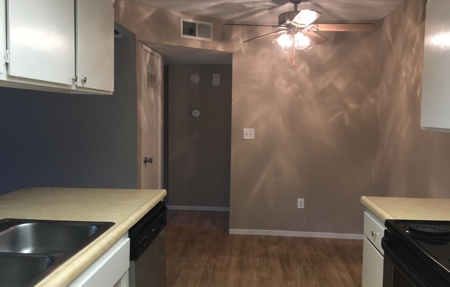 1 bed, 1 bath, 610 sqft, $1,245, Unit 11