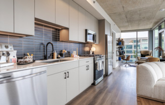1120 W CAROLL