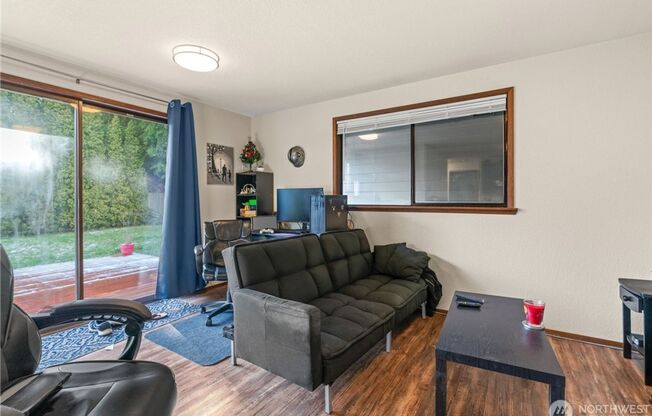16747 3rd Ave NE, Shoreline, WA 98155