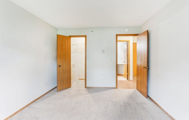 1 bed, 1 bath, 895 sqft, $1,299, Unit 2350-117