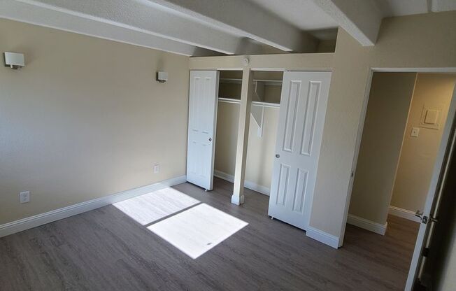 2 beds, 1 bath, 842 sqft, $1,399, Unit Apt 11