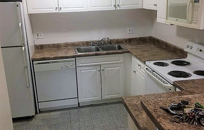 9 COMMONWEALTH CT