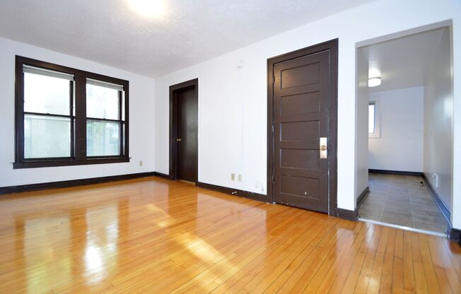 1 bed, 1 bath, 410 sqft, $905, Unit 15 - 06