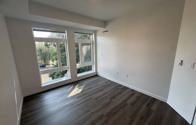 2 beds, 2 baths, 784 sqft, $2,932, Unit 302