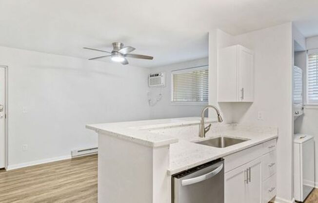1 bed, 1 bath, $1,299, Unit 2