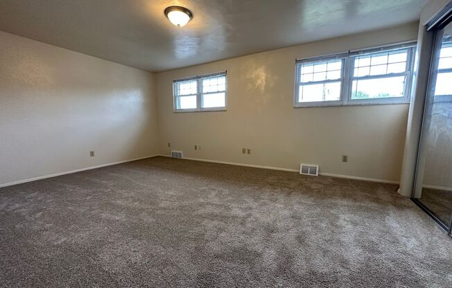 Wonderful Two Bedroom Townhouse in Plum! Private Patio & Yard! Call Today!