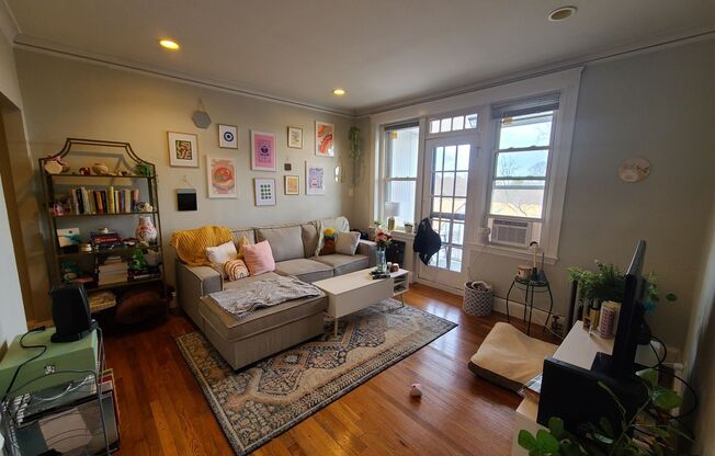 Renovated 1 bed - Dishwasher - Granite Counters - Stainless Appliances - Close to BC