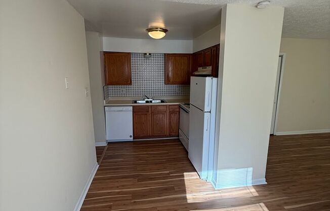 2 beds, 1 bath, 830 sqft, $1,099, Unit 8625C