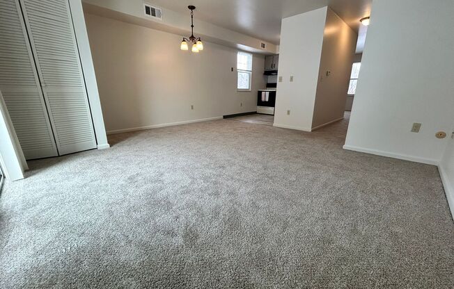 Spacious 2BR at Bellwood Manor! Great North Hills Location! Call Today!