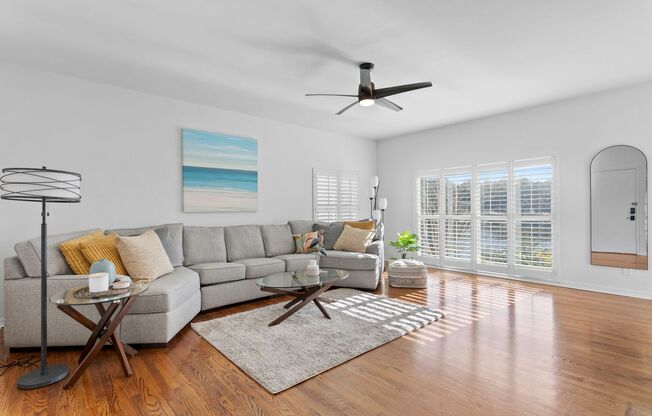 Executive Style 3 bed 2.5 bath home on Hillsborough River located in Riverside Heights Available Furnished