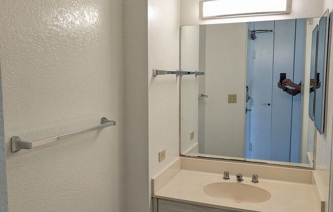 Studio, 1 bath, 317 sqft, $1,800, Unit 909