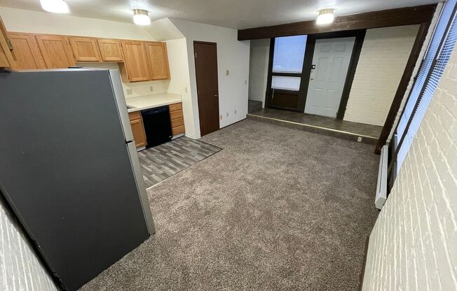 1 bed, 1 bath, $825, Unit 75