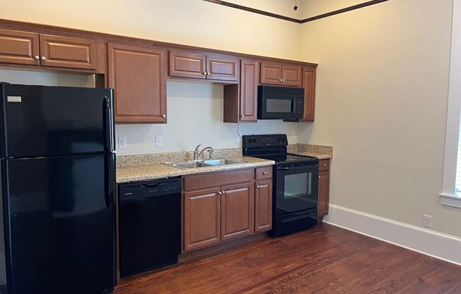 1 bed, 1 bath, 600 sqft, $990