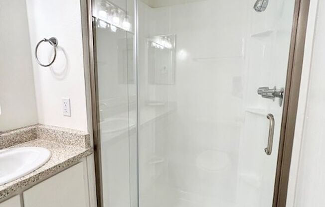 2 beds, 2 baths, 900 sqft, $1,695, Unit 114