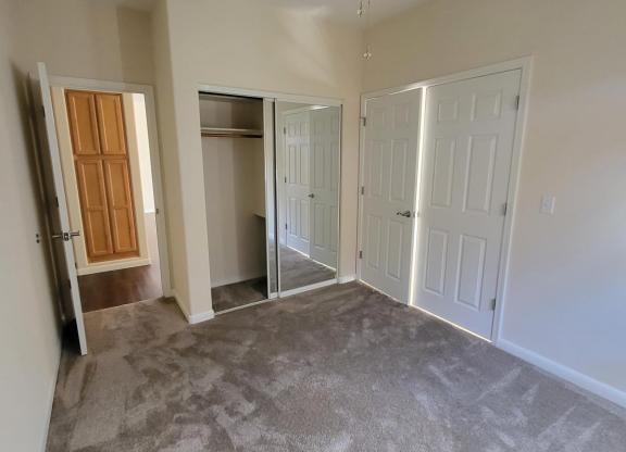 2433 GRAYSTONE DR