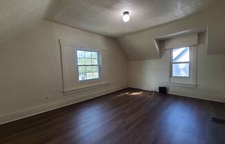 1 bed, 1 bath, 408 sqft, $850, Unit Unit 2 (Upper)