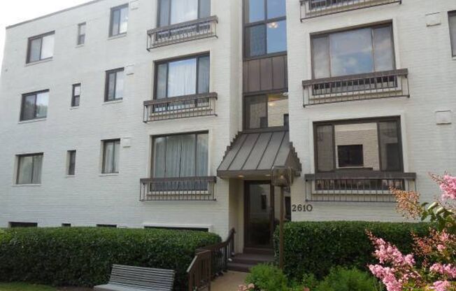 $1,995 / 2br - 750ft2 - Glover Park 2 Bedroom 1 Bath Central Air, Nice Kitchen + two car pkg! (2610 Tunlaw Road NW #1 Washington, DC)