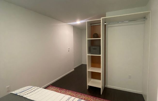 Studio, 1 bath, 180 sqft, $1,195, Unit 2202
