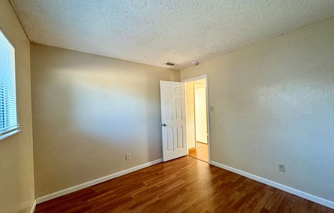 2 beds, 1 bath, $1,850, Unit 7039pe