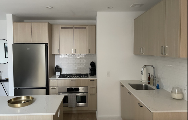 266 W 96 ST