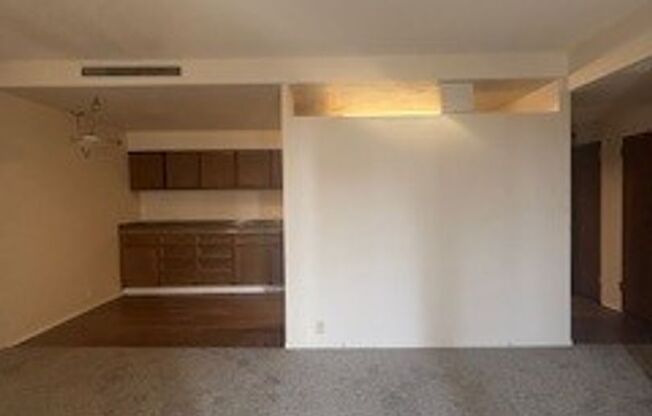 2 beds, 2 baths, 970 sqft, $1,695, Unit 402