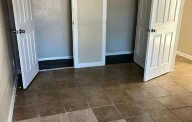 2 beds, 1 bath, 883 sqft, $1,635, Unit 1-1539-C