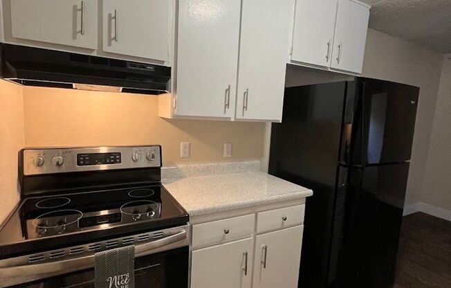1 bed, 1 bath, 714 sqft, $1,695, Unit 056